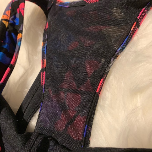 🌸 TYR Two Piece Swimsuit - Picture 4 of 8